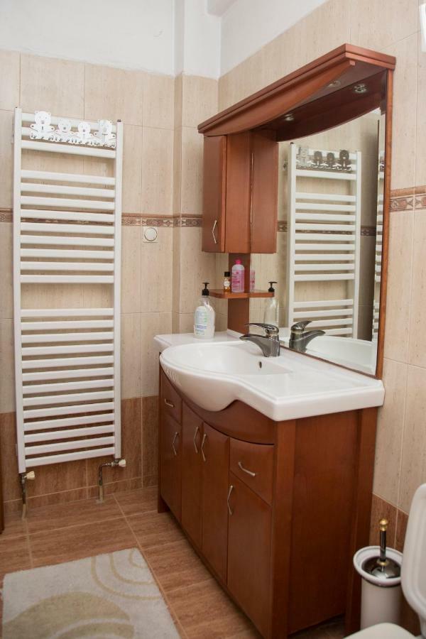 Veta'S Spacious Central Apartment Széresz Kültér fotó